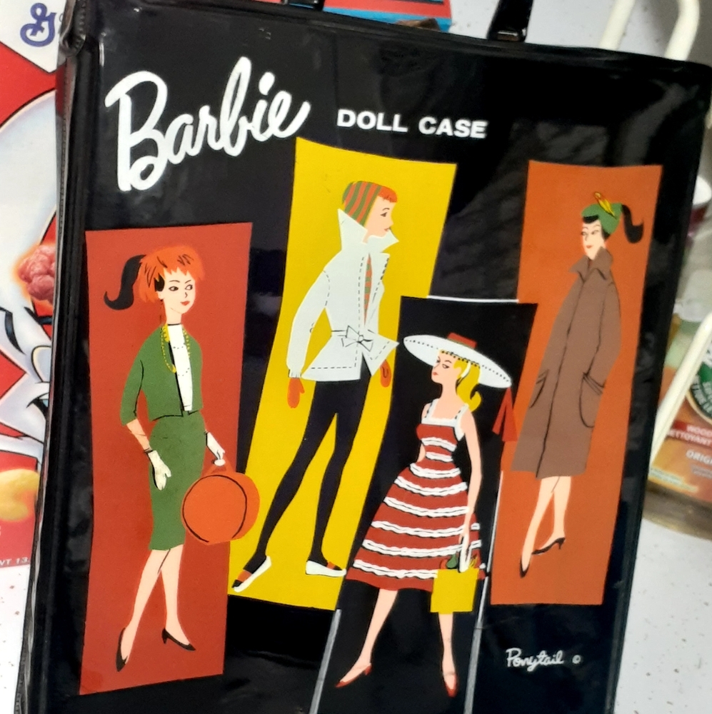 1960s barbie doll case